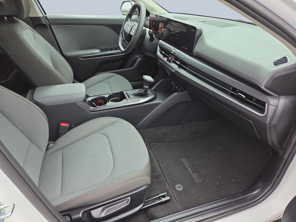 Used 2026 Kia K4 FWD image 31
