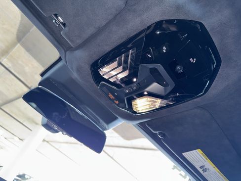 Used 2024 BMW 760i xDrive 760i xDrive w/ Executive Package image 32