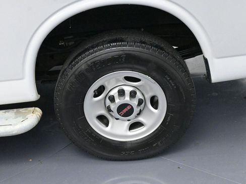 Used 2024 GMC Savana 2500 w/ Driver Convenience Package image 25