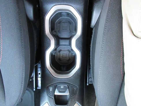 Used 2016 Jeep Renegade 75th Anniversary AWD/4WD image 27