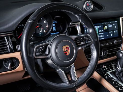 Used 2020 Porsche Macan image 18