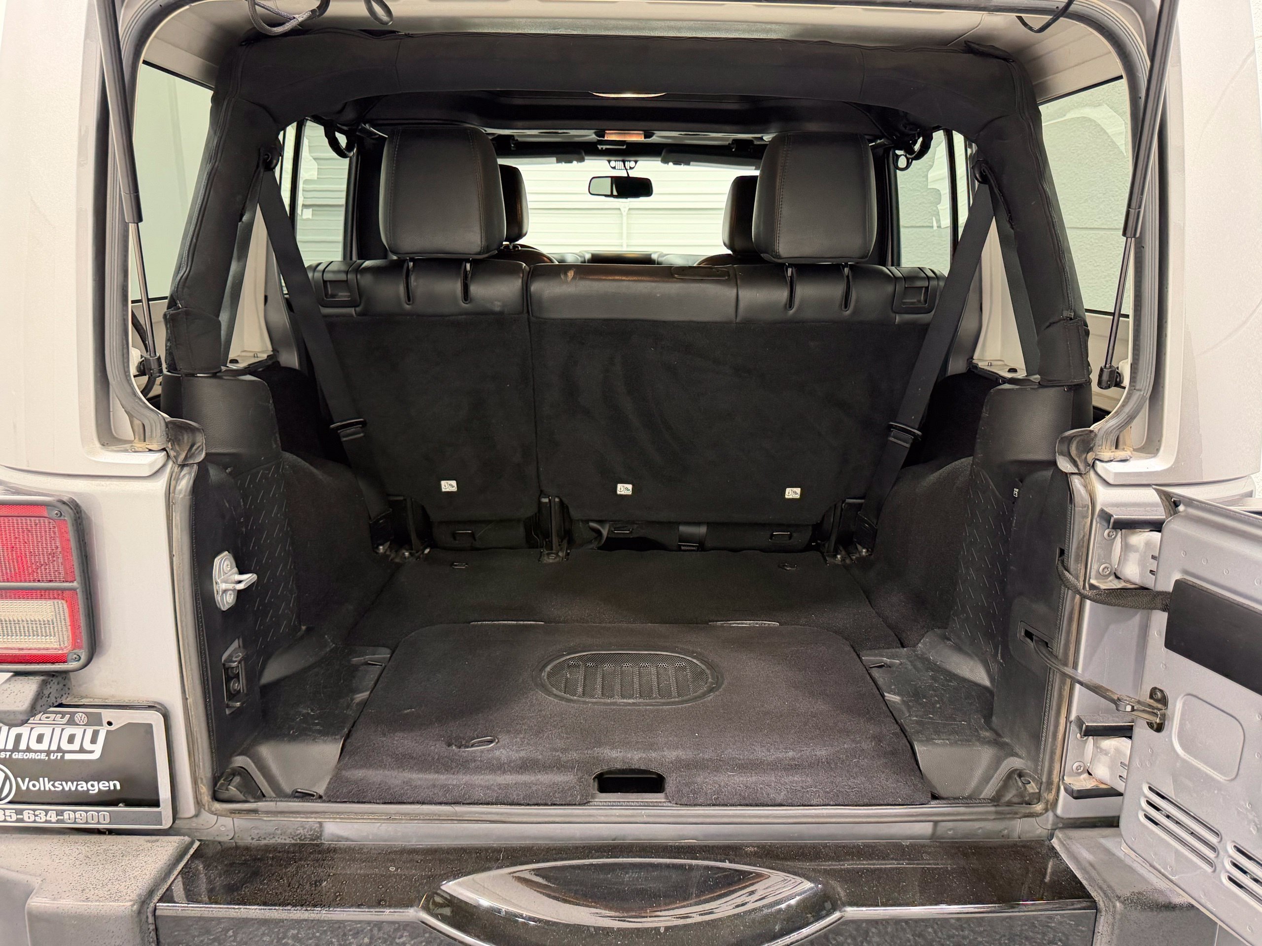 Used 2015 Jeep Wrangler Unlimited Sahara AWD/4WD image 25