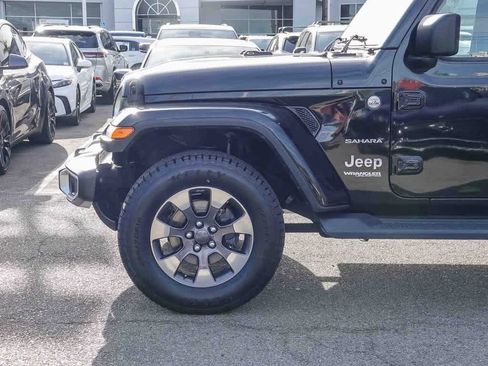 Certified 2018 Jeep Wrangler Unlimited Sahara w/ Dual Top Group image 9