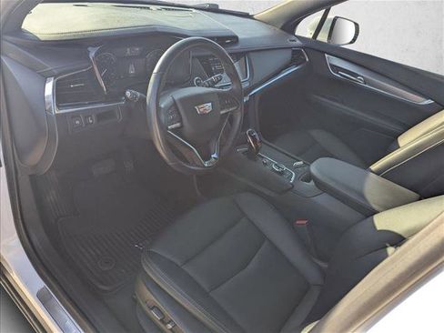 Certified 2022 Cadillac XT6 Luxury image 9