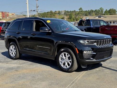 Used 2022 Jeep Grand Cherokee Limited image 1