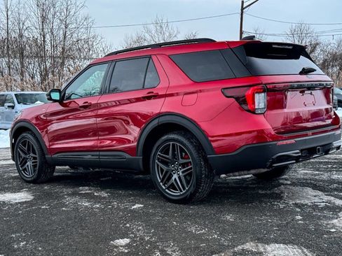 Used 2025 Ford Explorer ST-Line w/ Premium Package image 5