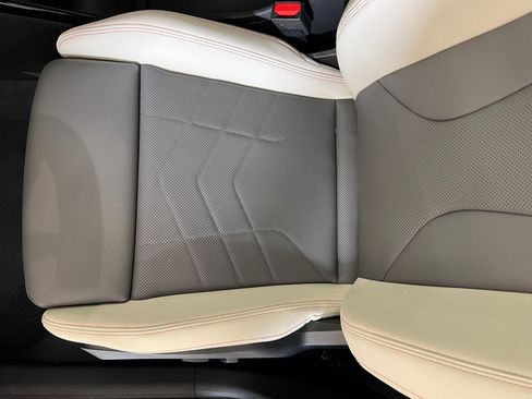 Used 2025 BMW X2 xDrive28i w/ Premium Package AWD/4WD image 24