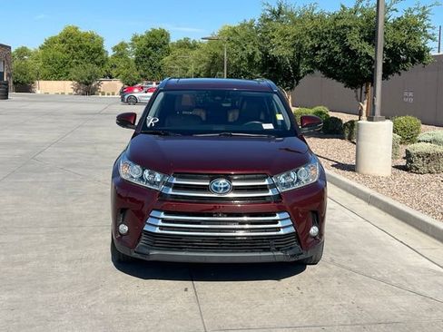 Used 2018 Toyota Highlander Limited Platinum AWD/4WD image 3