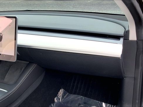 Used 2023 Tesla Model 3 Performance image 17