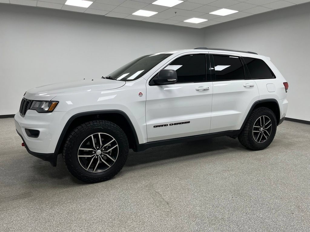 Used 2017 Jeep Grand Cherokee Trailhawk AWD/4WD image 6