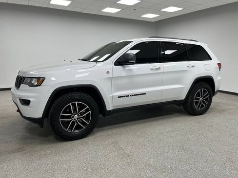 Used 2017 Jeep Grand Cherokee Trailhawk AWD/4WD image 6