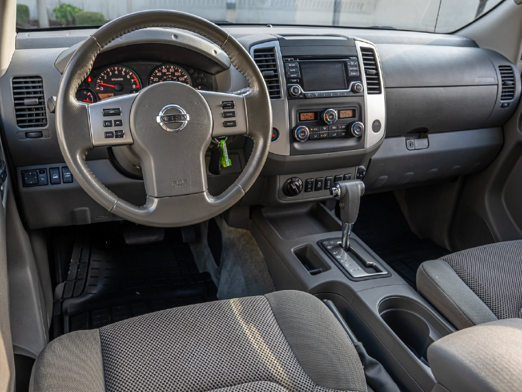 Used 2018 Nissan Frontier SV w/ Value Truck Package AWD/4WD image 4