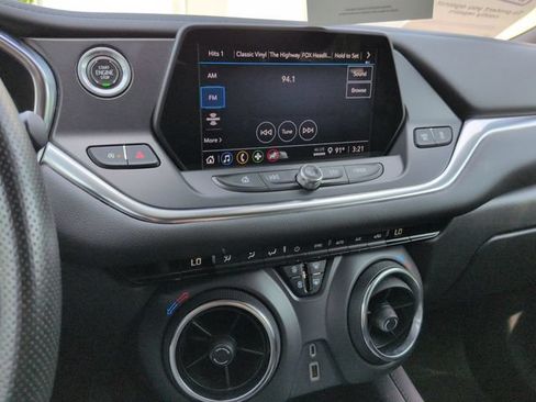 Used 2022 Chevrolet Blazer LT FWD image 15