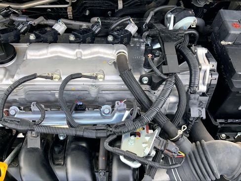 Used 2021 Toyota Corolla LE FWD image 33