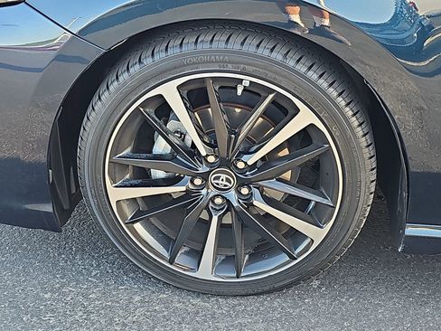 Used 2018 Toyota Camry XSE image 31