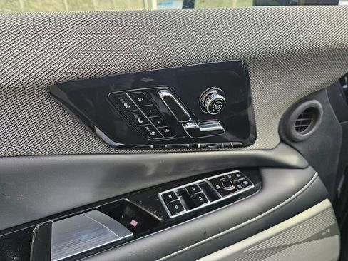 New 2026 Cadillac Optiq Luxury 2 image 27