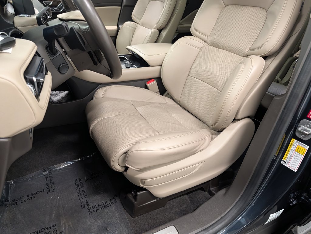 Used 2023 Lincoln Aviator Reserve w/ Equipment Group 201A AWD/4WD image 13