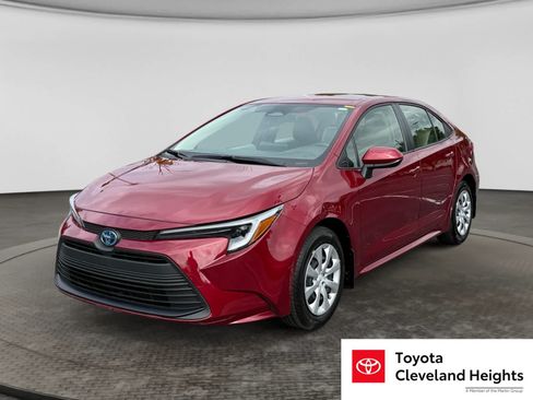 Used 2025 Toyota Corolla LE FWD image 1