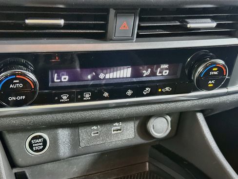 Used 2023 Nissan Rogue SV FWD image 23