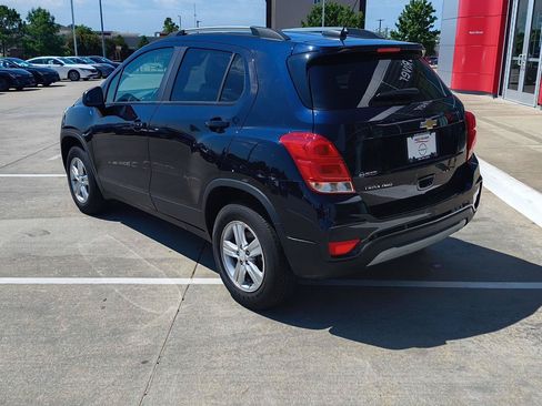 Used 2022 Chevrolet Trax LT w/ LT Convenience Package AWD/4WD image 25