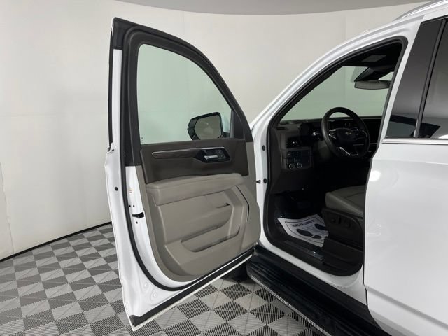 Used 2025 Chevrolet Tahoe LT RWD image 17