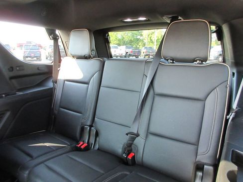 Certified 2021 GMC Yukon SLT w/ SLT Premium Package AWD/4WD image 25