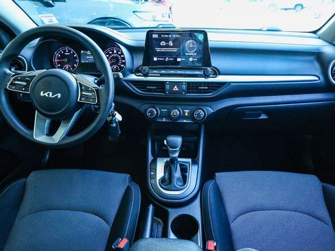 Used 2024 Kia Forte LXS image 3