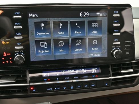 Used 2022 Toyota Sienna XLE w/ XLE Plus Package image 26