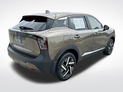 Used 2025 Nissan Kicks SV FWD image 5