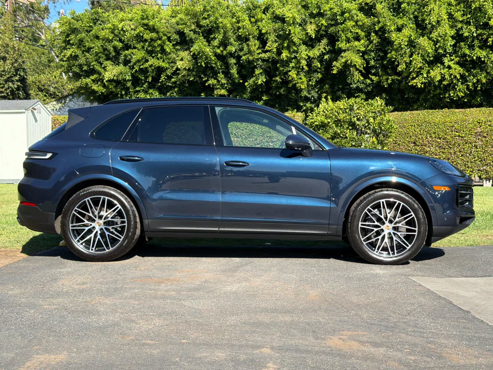 Certified 2024 Porsche Cayenne AWD/4WD image 9