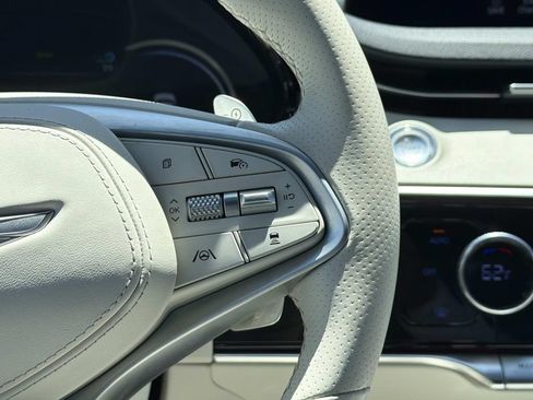 Used 2023 Genesis Electrified GV70 AWD/4WD image 9