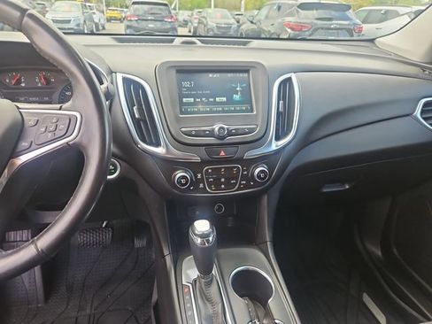 Used 2018 Chevrolet Equinox LT FWD image 18