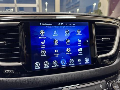 Used 2017 Chrysler Pacifica Touring-L w/ Tire & Wheel Group image 24