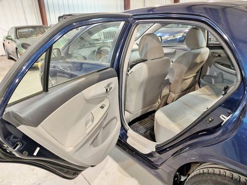 Used 2011 Toyota Corolla LE image 18