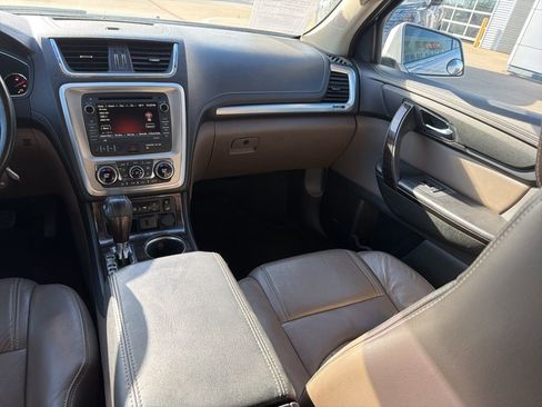 Used 2016 GMC Acadia SLT image 21