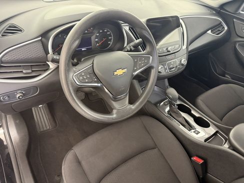 Used 2025 Chevrolet Malibu LS FWD image 15