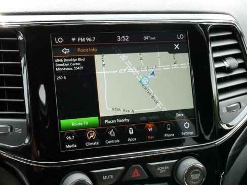 Used 2020 Jeep Grand Cherokee Laredo AWD/4WD image 21