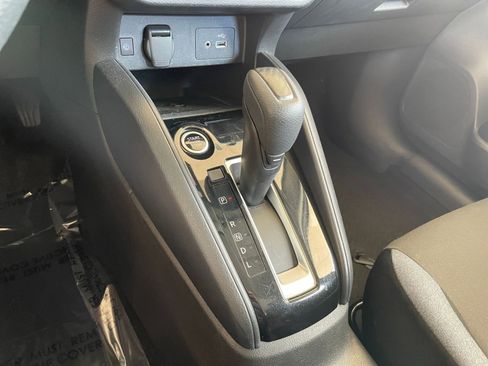 Used 2025 Nissan Versa SV FWD image 39
