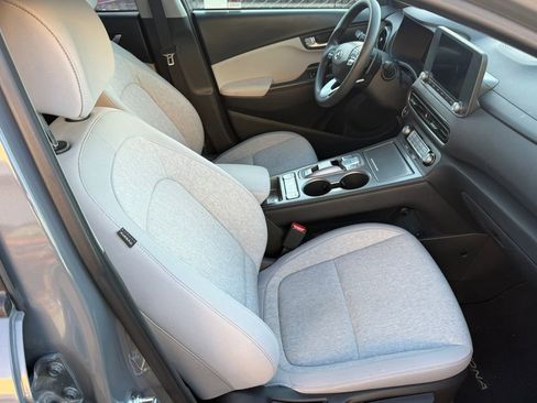 Used 2023 Hyundai Kona SE w/ Cargo Package image 16