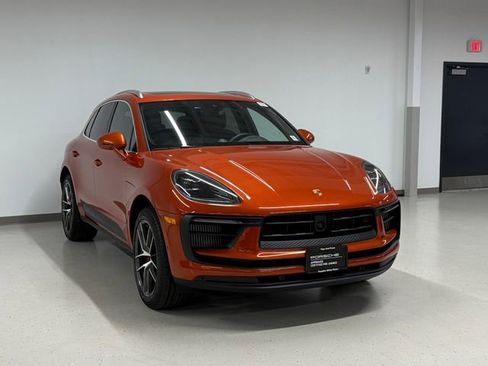 Certified 2023 Porsche Macan S AWD/4WD image 7