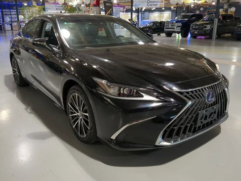 Used 2022 Lexus ES 300h w/ Premium Package FWD image 5