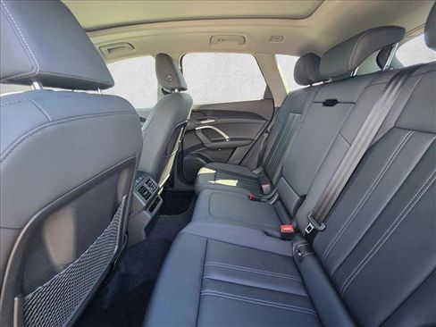 New 2025 Audi Q5 Premium image 18