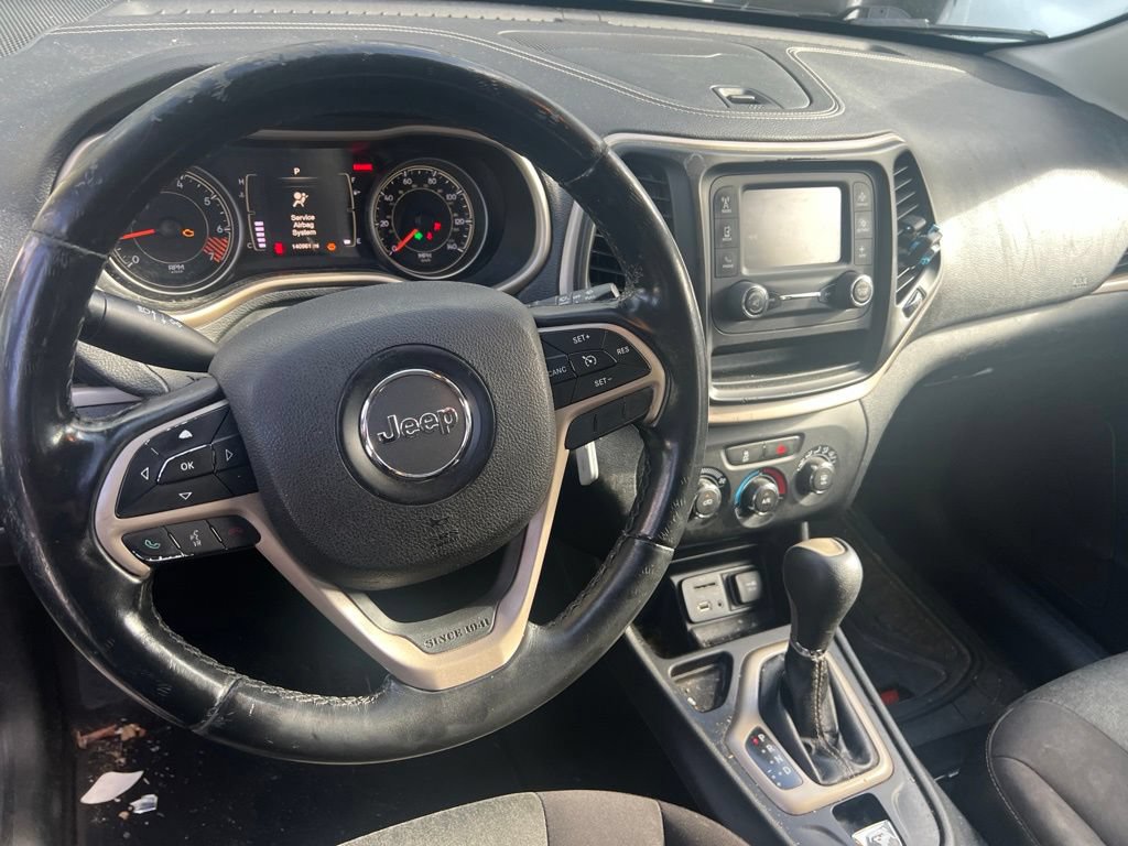Used 2015 Jeep Cherokee Sport FWD image 5
