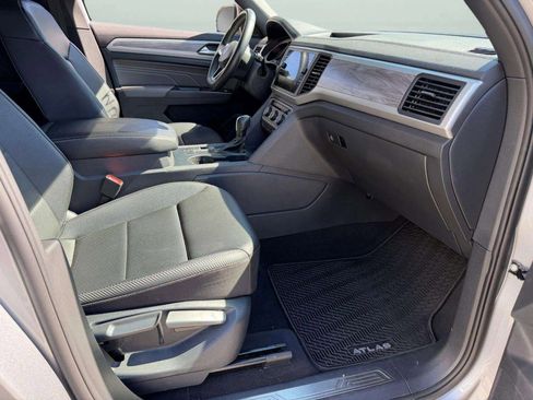 Used 2021 Volkswagen Atlas Cross Sport SE image 30