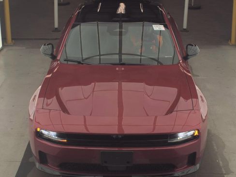 Used 2025 Dodge Charger Daytona Scat Pack w/ Track Pack image 3