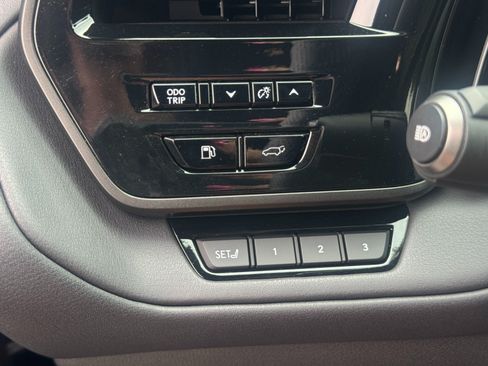 Used 2025 Lexus TX 500h AWD w/ Technology Package image 17