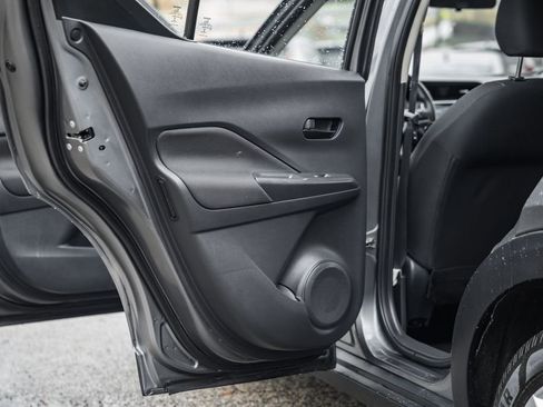 Used 2022 Nissan Kicks S image 30