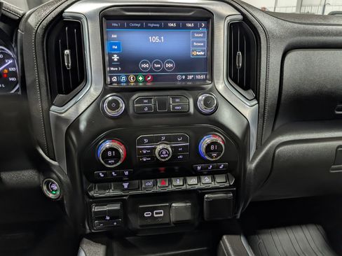 Used 2021 GMC Sierra 3500 SLT w/ SLT Convenience Package image 18