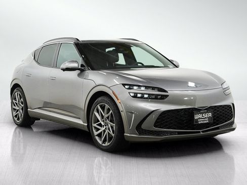 Used 2023 Genesis GV60 Advanced AWD/4WD image 7
