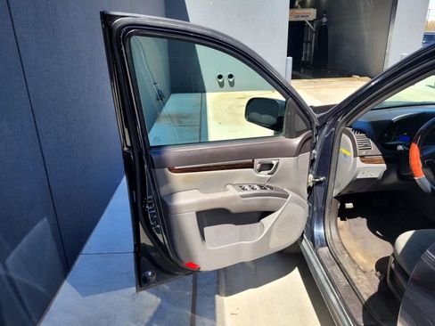 Used 2012 Hyundai Santa Fe GLS image 8